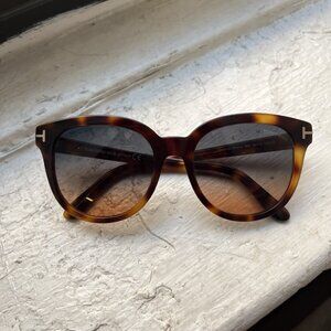 Tom Ford Olivia-02 TF914 53P Brown Tortoiseshell Sunglasses